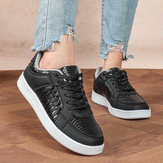 Modieuze lage sneaker met structuuraccent en stevige zool – ESMÉ - Glamorix