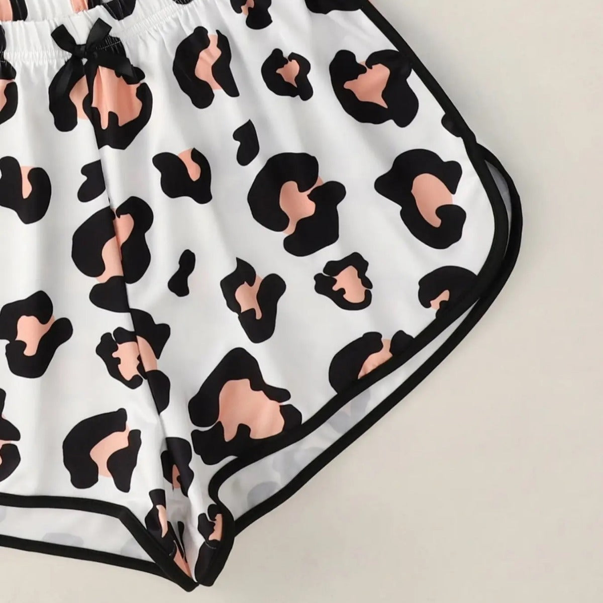 Comfortabele lounge pyjamaset met crop top en elastische short – MAÉLIE SET - Glamorix