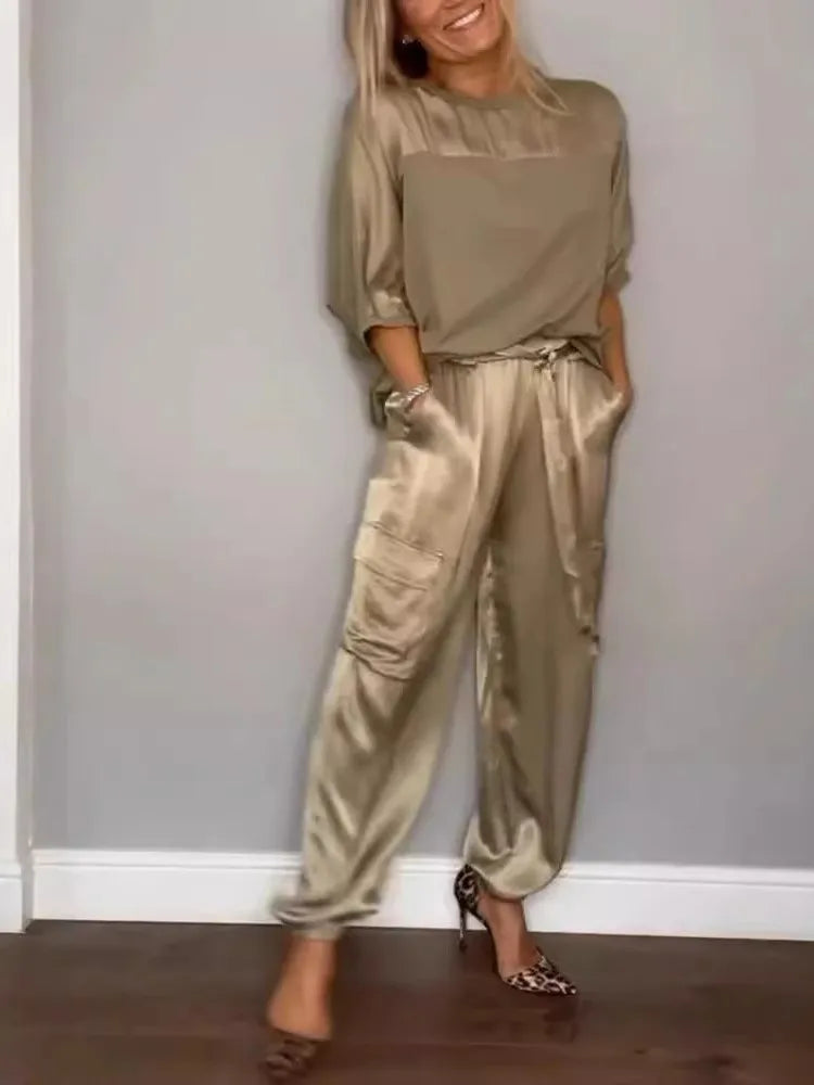 Satijnen dames set met losse top en cargo broek – LIA SHINE - Glamorix