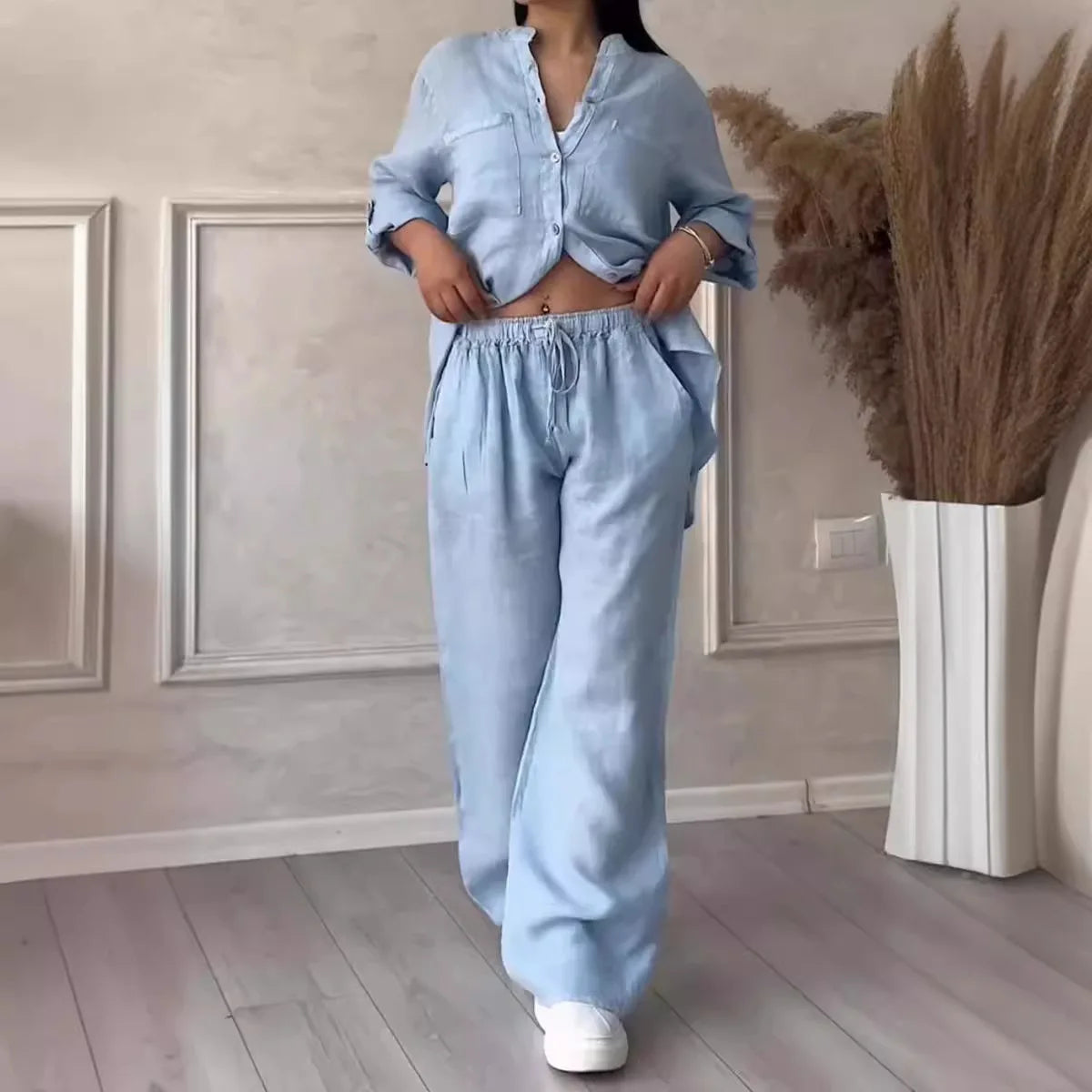Losvallend damespak met rechte broek en lange mouwen – AVA SUIT - Glamorix
