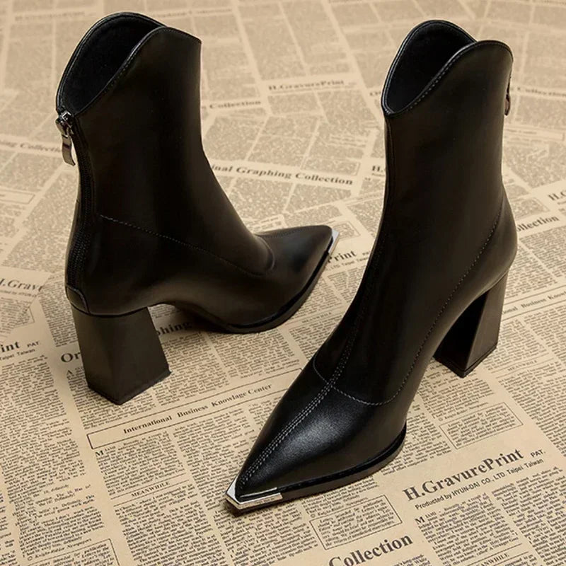 Trendy Chelsea Boots met Chroomdetail voor Dames – VÉRANZA