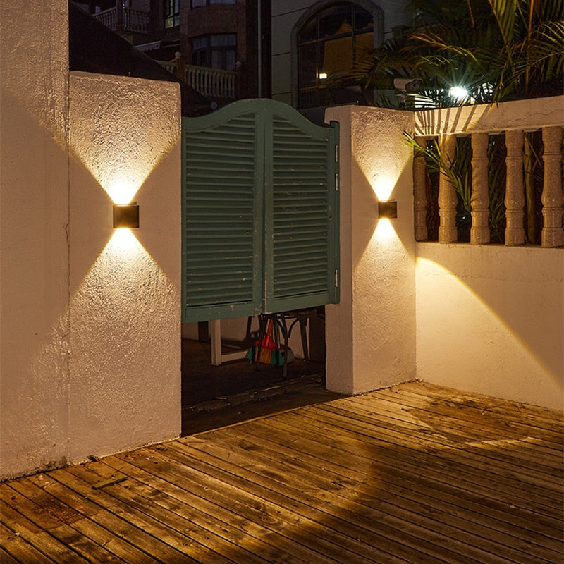 Solar wandlamp met op- en neerwaartse LED-verlichting – SOLARFLARE DUO - Glamorix