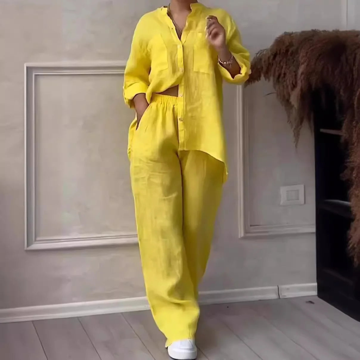 Losvallend damespak met rechte broek en lange mouwen – AVA SUIT - Glamorix