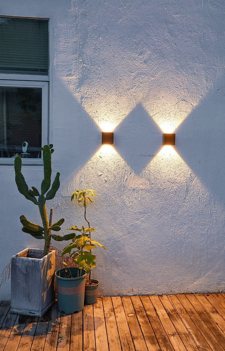 Solar wandlamp met op- en neerwaartse LED-verlichting – SOLARFLARE DUO - Glamorix