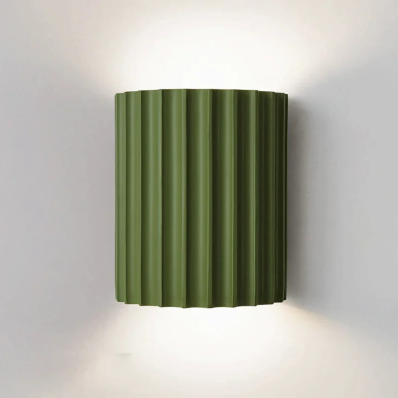 Moderne wandlamp van hars met artistiek design – SOLVARA LightForm - Glamorix