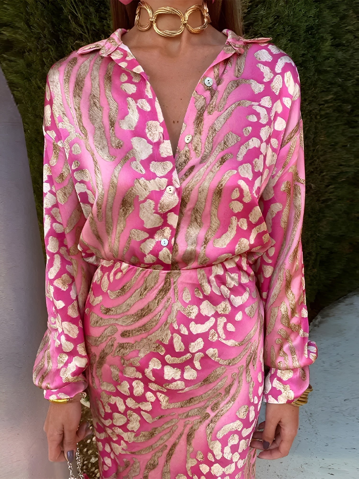 Luxe dames blouse- en rokset met knoopdetail – GWELIA - Glamorix