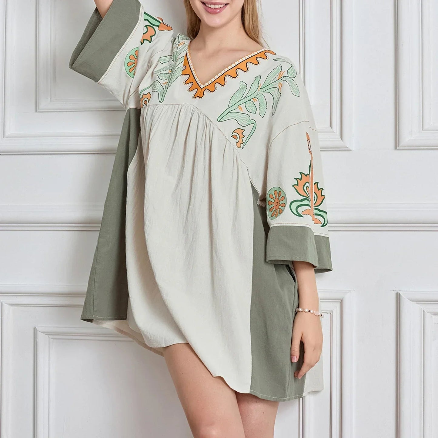 Dames tuniekjurk met V-hals en geborduurde details – ISLA BOHO - Glamorix