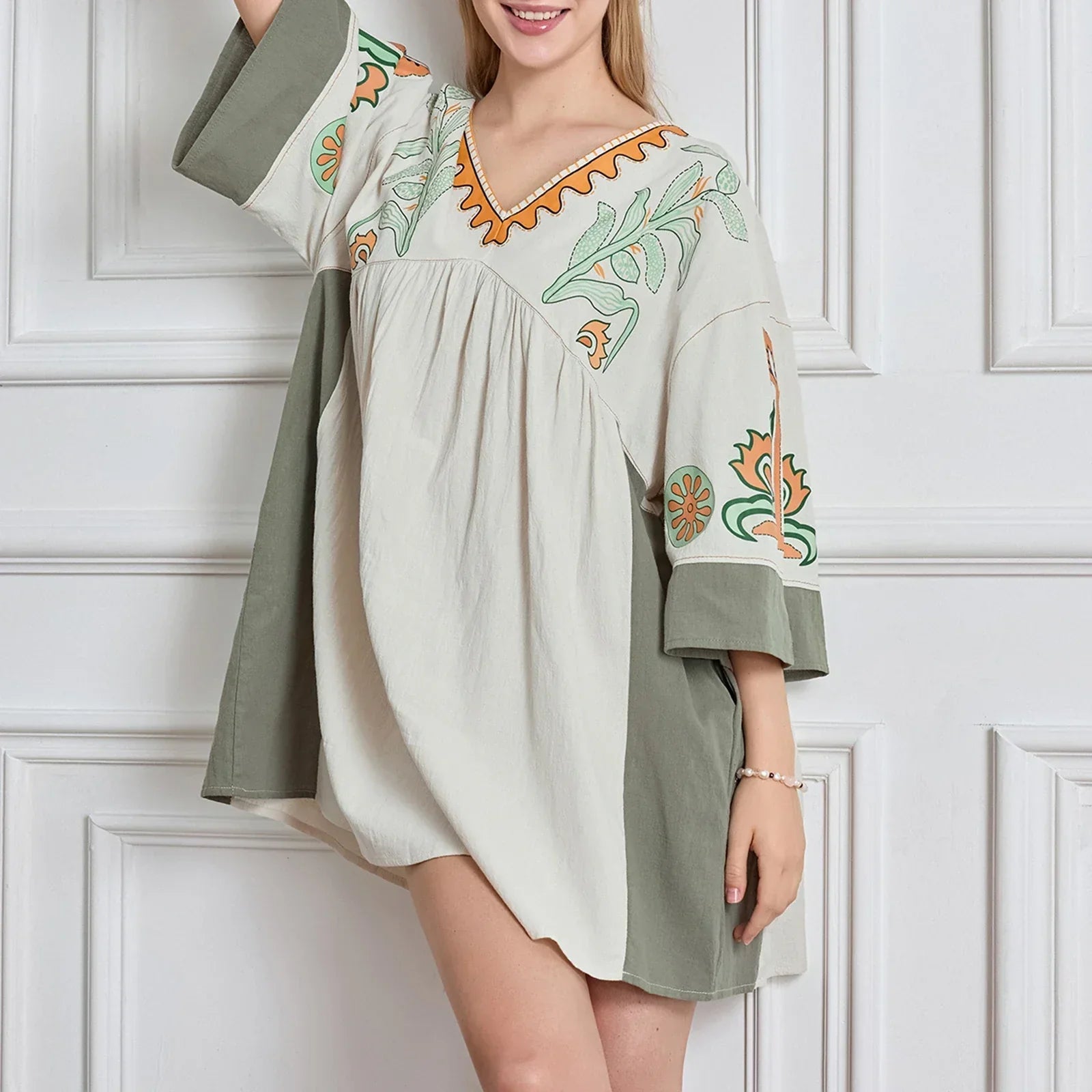 Dames tuniekjurk met V-hals en geborduurde details – ISLA BOHO - Glamorix