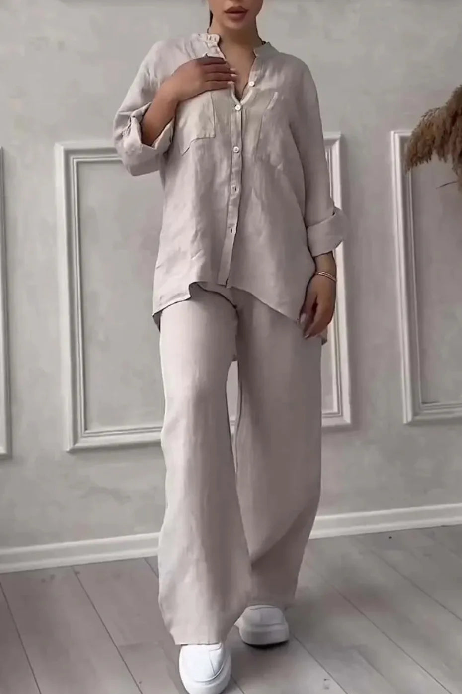 Losvallend damespak met rechte broek en lange mouwen – AVA SUIT - Glamorix