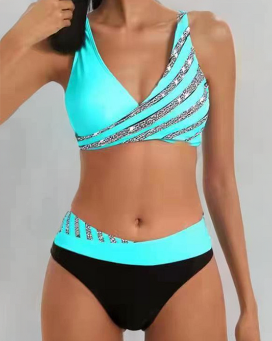 Dames - Asymmetrische Bikini Set - Contrasterende Details - Modieuze Zomer Outfit - ELEGANTE STRANDSET - Glamorix