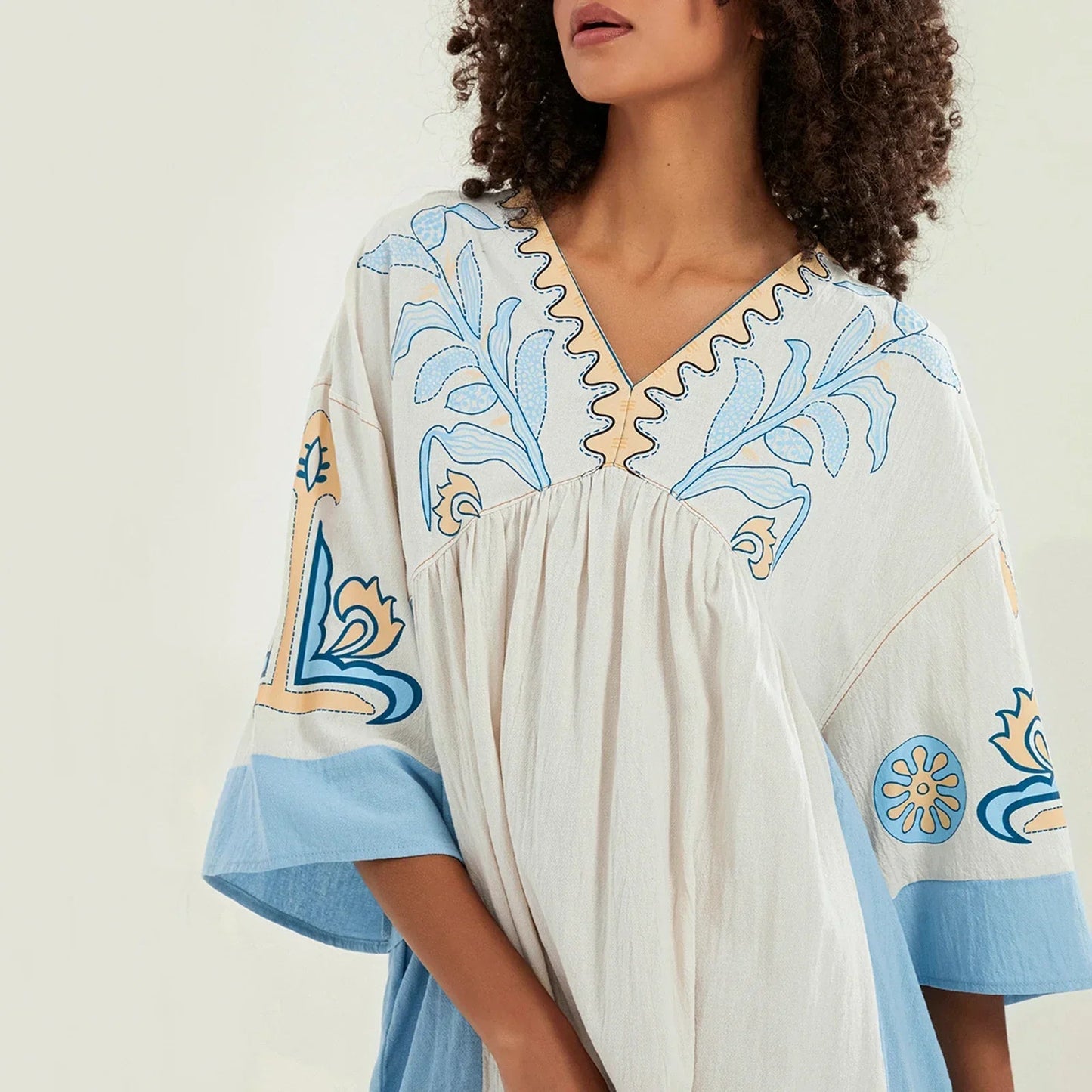 Dames tuniekjurk met V-hals en geborduurde details – ISLA BOHO - Glamorix