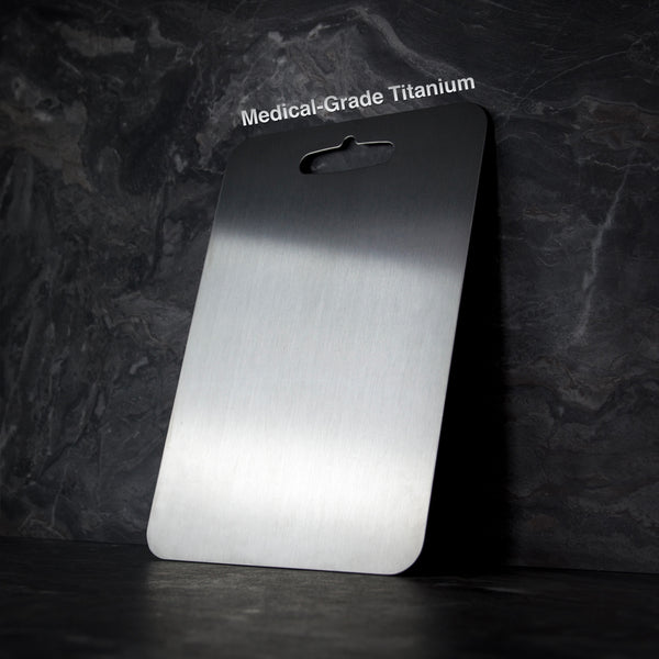 Antibacteriële titanium snijplank – mesvriendelijk en BPA-vrij – KUVANO PureSteel - Glamorix