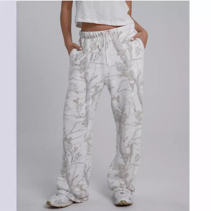 Tweedelige trainingsset met hoodie en bijpassende broek in camouflage bladprint voor comfortabel dragen – VORTEX - Glamorix