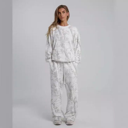 Tweedelige trainingsset met hoodie en bijpassende broek in camouflage bladprint voor comfortabel dragen – VORTEX - Glamorix
