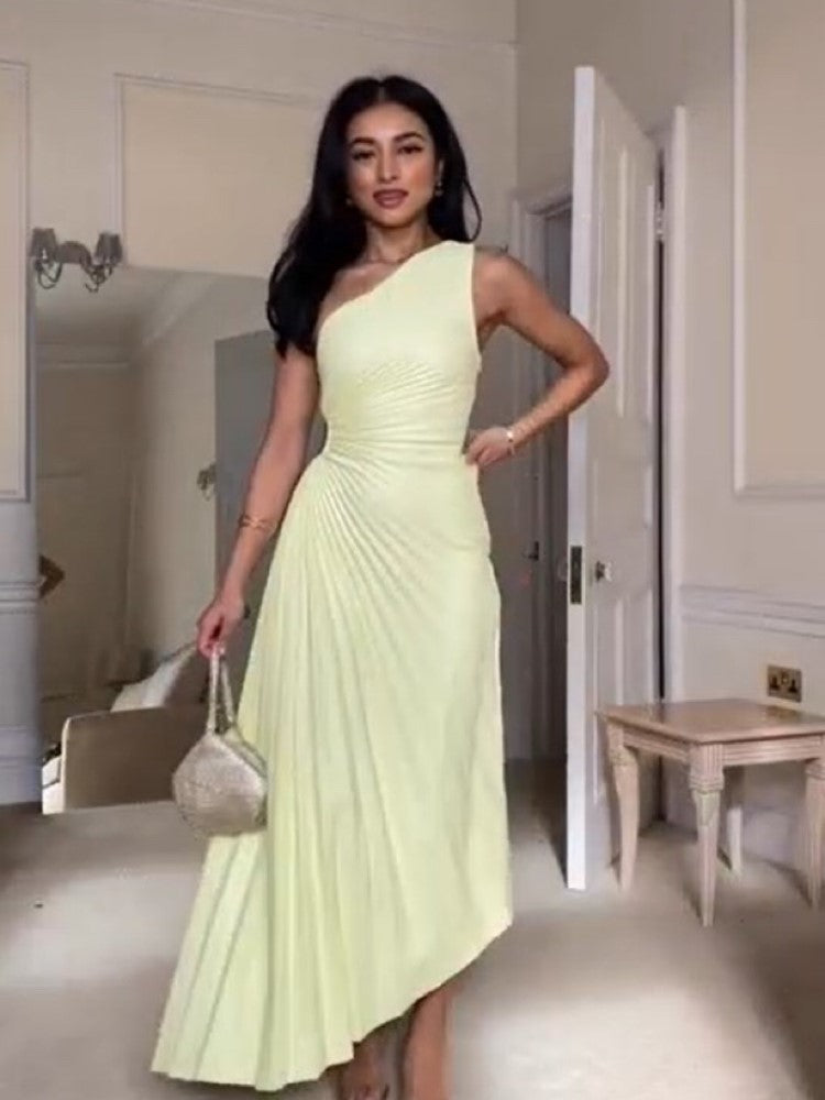 SELENA - Damesjurk met één schouder en elegante plooien