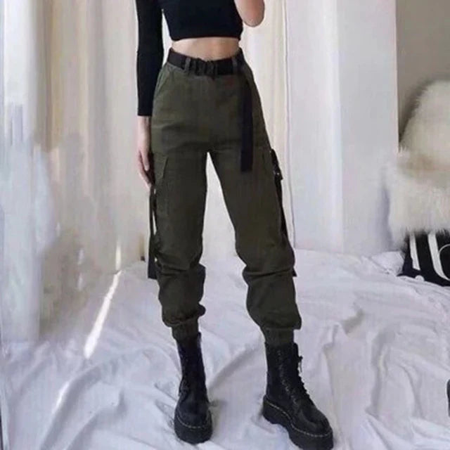 Modieuze high waist cargobroek met riemdetail en cargozakken – LYRA - Glamorix