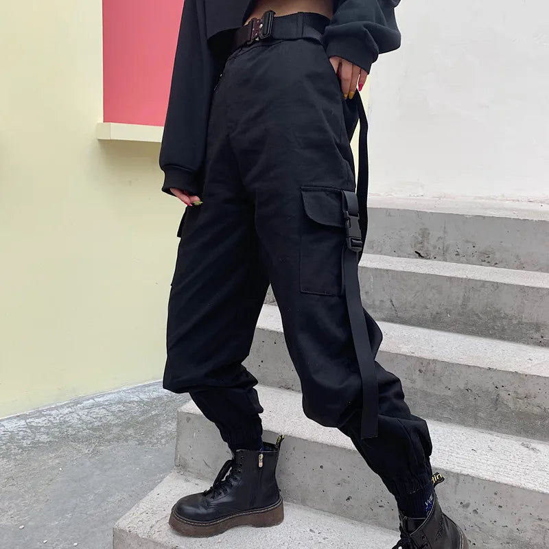 Modieuze high waist cargobroek met riemdetail en cargozakken – LYRA - Glamorix