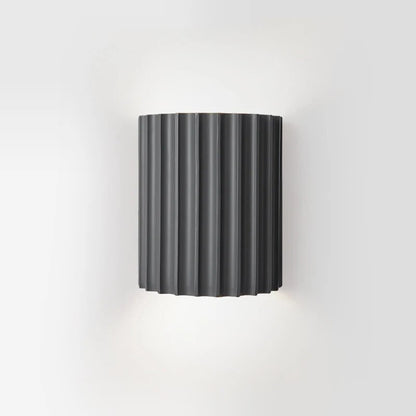 Moderne wandlamp van hars met artistiek design – SOLVARA LightForm - Glamorix