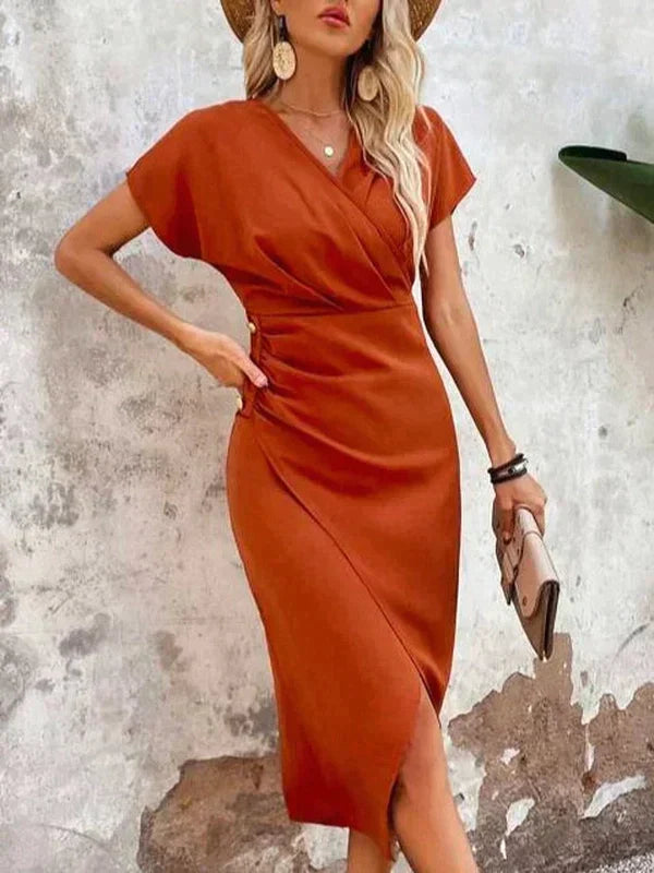 SERENA - Midi-jurk met gedrapeerde split en elegante V-hals