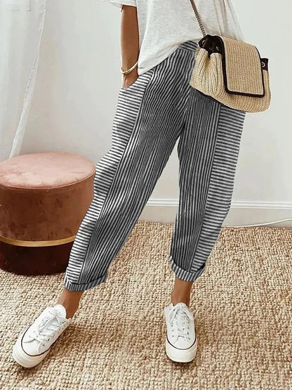 LineaForma – Gestreepte high-waist broek met elegante stretch en moderne flair
