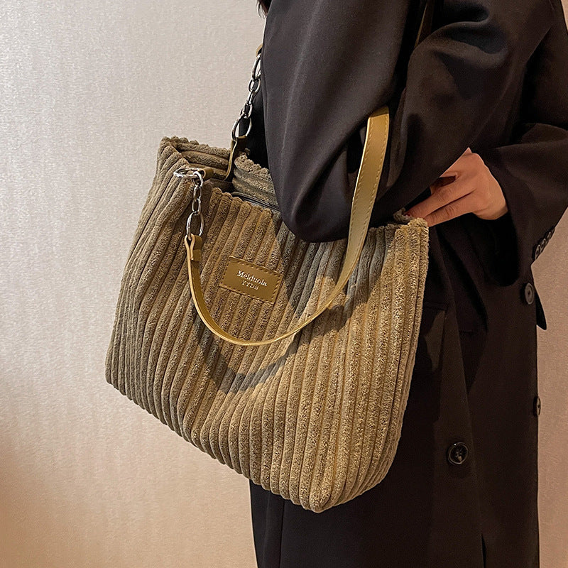 NOVA - Schattige corduroy draagtas met een speelse twist