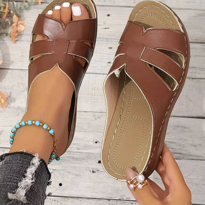 Stijlvolle dames slippers met uitgesneden band en comfortabele pasvorm – LUNAYA SLIDE - Glamorix