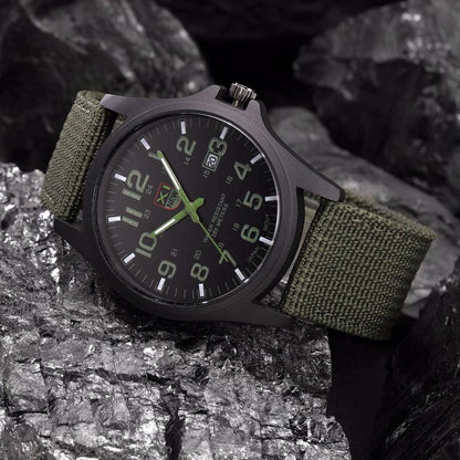Robuust herenhorloge met lichtgevende wijzerplaat en militair design – DRAKEFORCE - Glamorix