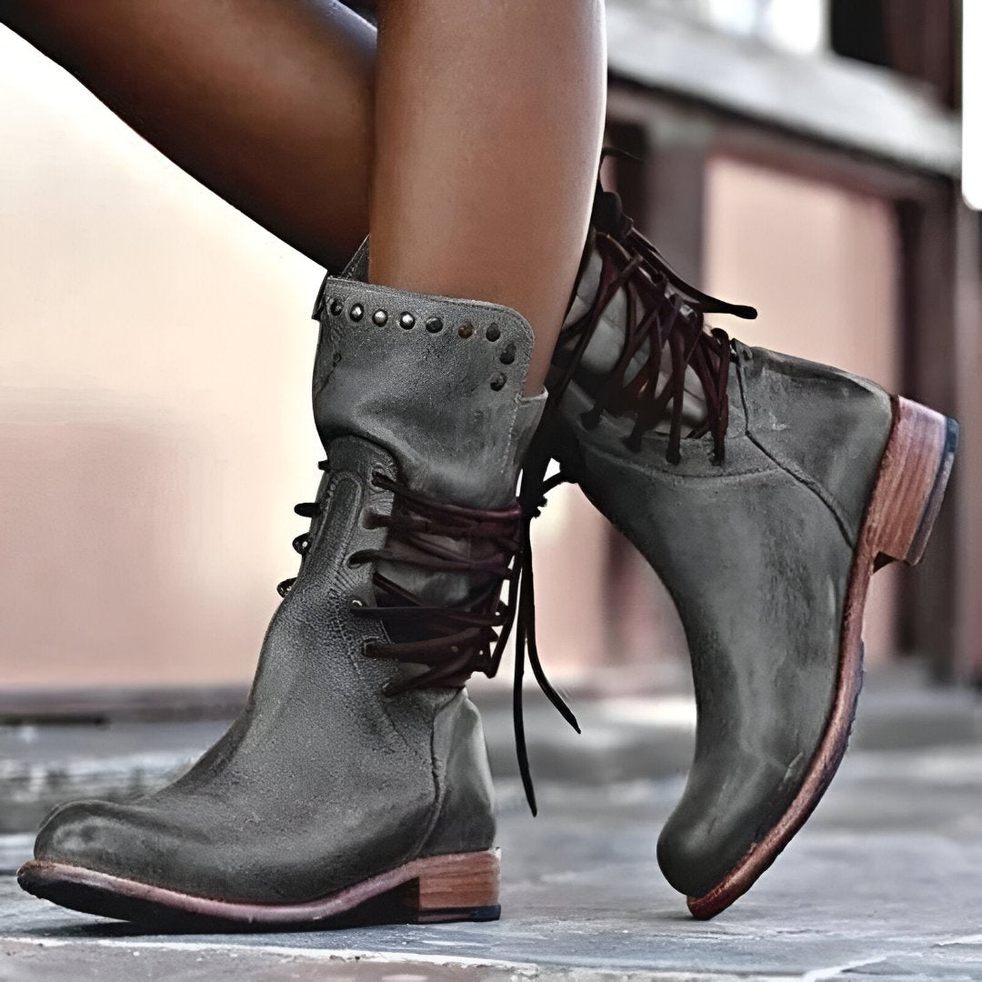 SIENNA - Vintage leren veterlaarzen voor een tijdloze look