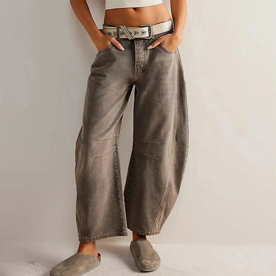 MIKARA - Wijde Lichtblauwe Spijkerbroek voor Een Trendy en Comfortabele Look