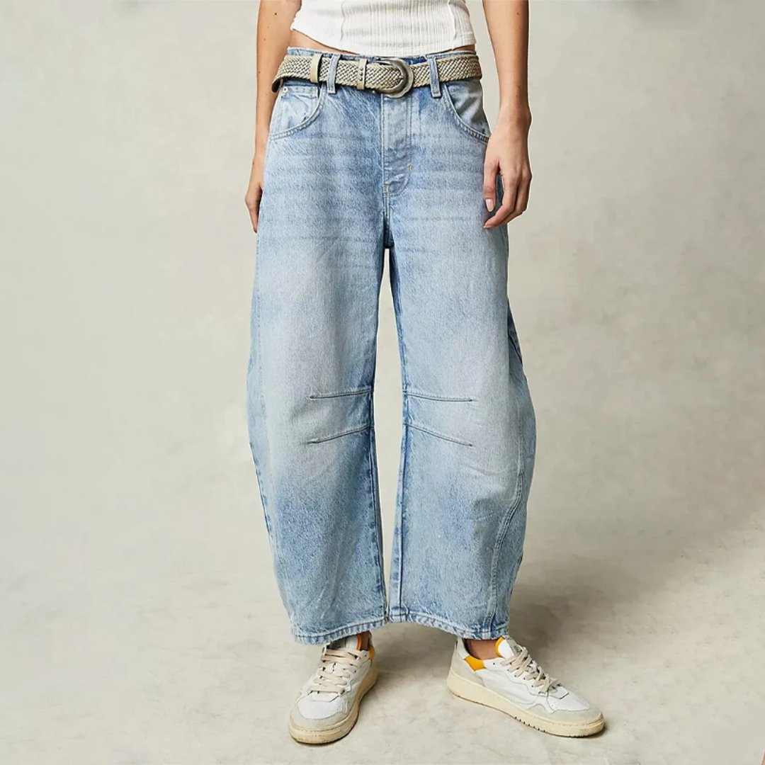 MIKARA - Wijde Lichtblauwe Spijkerbroek voor Een Trendy en Comfortabele Look