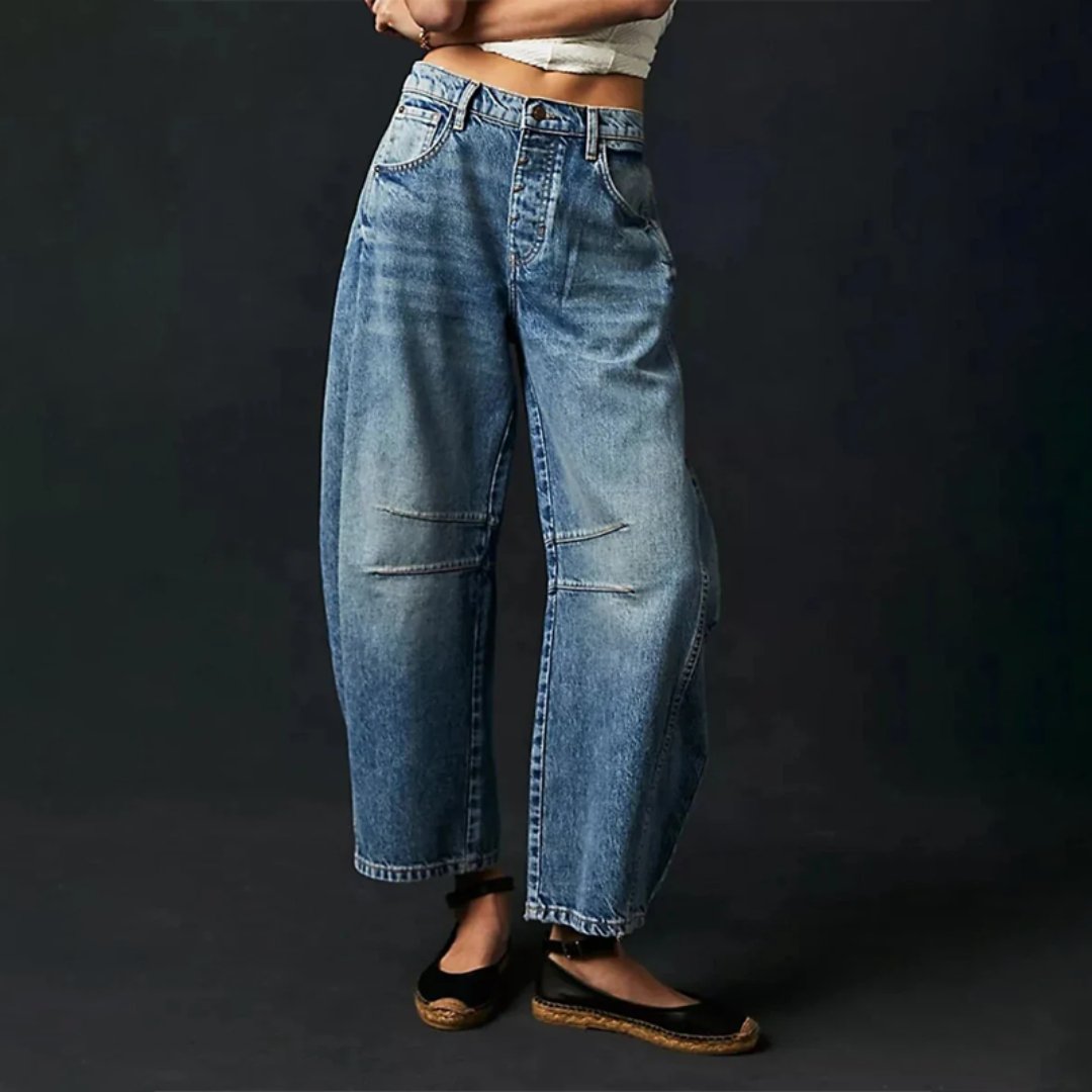 MIKARA - Wijde Lichtblauwe Spijkerbroek voor Een Trendy en Comfortabele Look