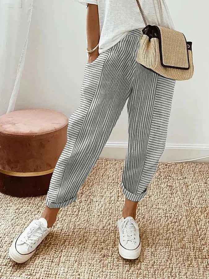 LineaForma – Gestreepte high-waist broek met elegante stretch en moderne flair