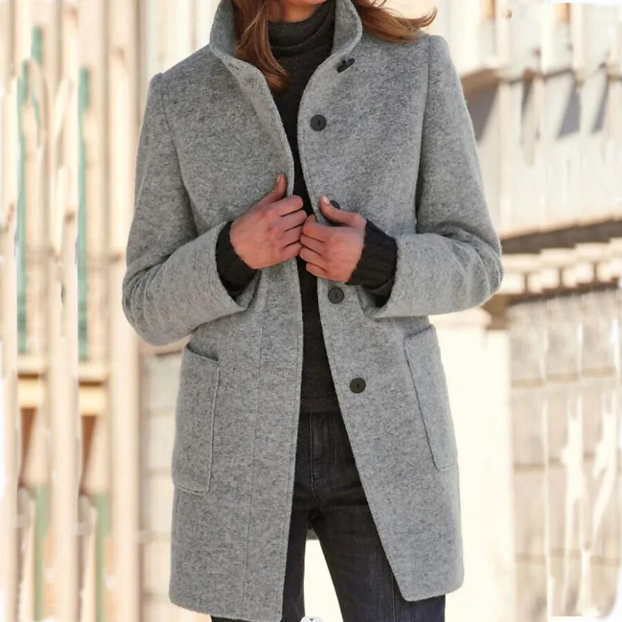 SOFIA - Elegante middellange jas met knoopsluiting