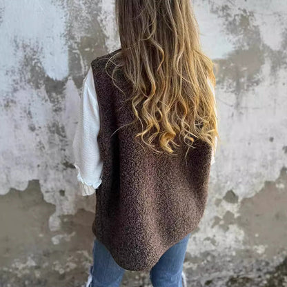 MONTANA - Elegant gebreid herfstvest met opvallende grote knopen