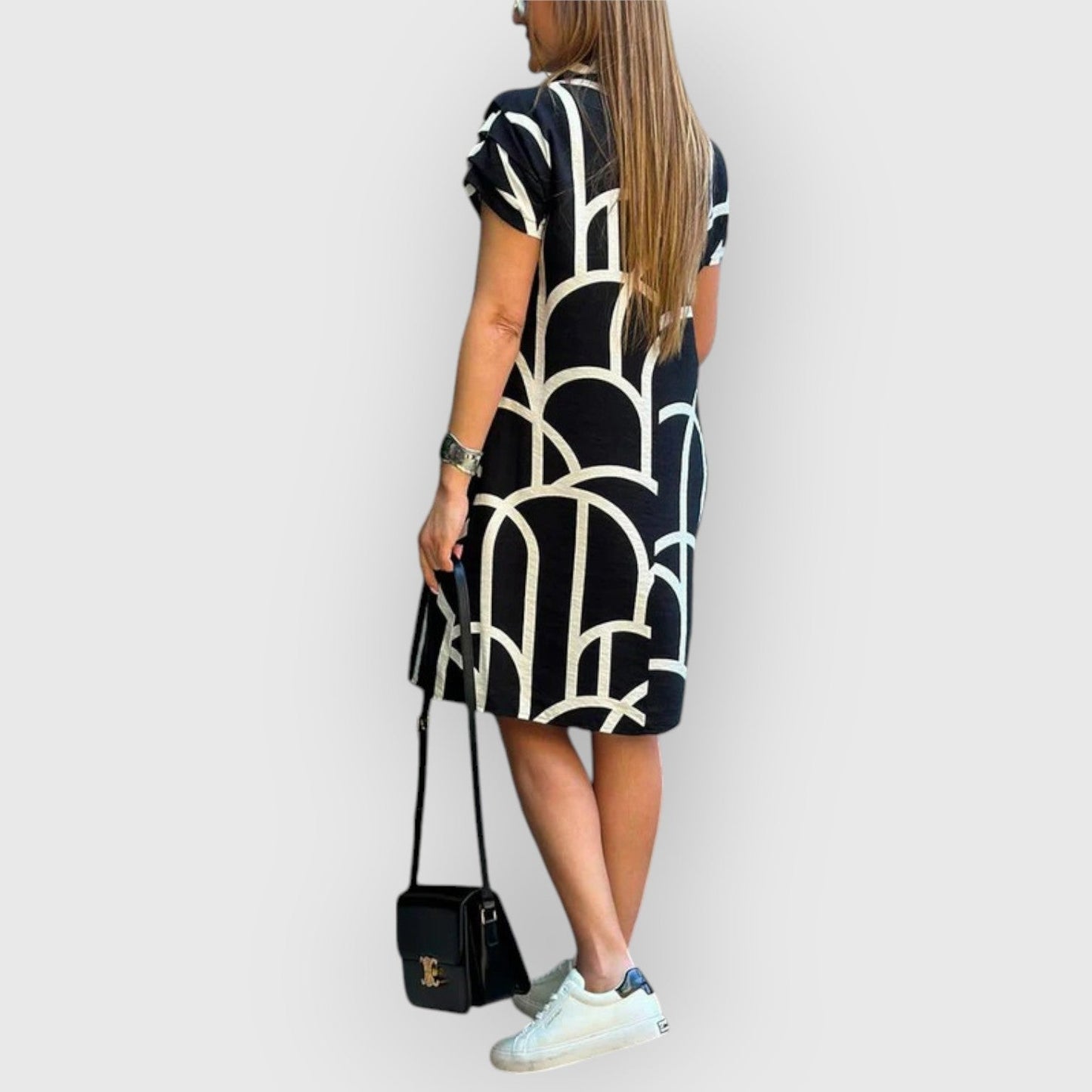 Rechte damesjurk met polokraag en korte mouw – BLANIKA - Glamorix