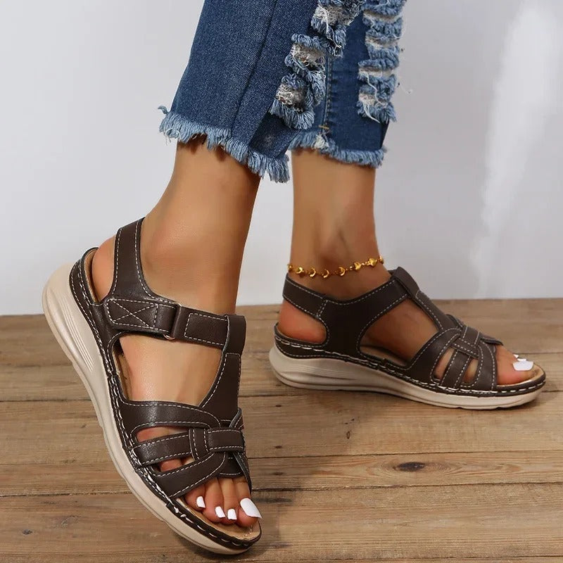 Orthopedische leren damessandalen met verstelbare bandjes – AURELIA LEATHER - Glamorix