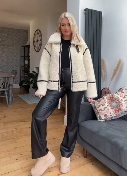 Enslee - Schapenvacht Jas met Gesp en Kraag