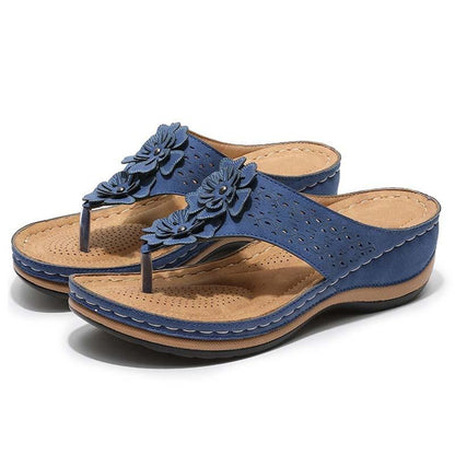 Comfortabele sandalen met sleehak en bloemdetails – FioraRise - Glamorix