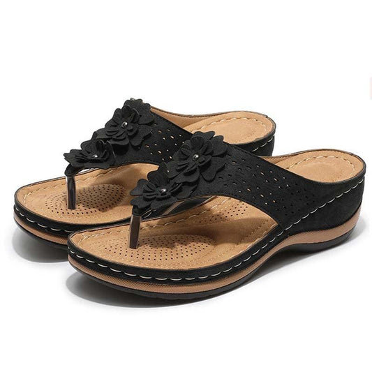 Comfortabele sandalen met sleehak en bloemdetails – FioraRise - Glamorix