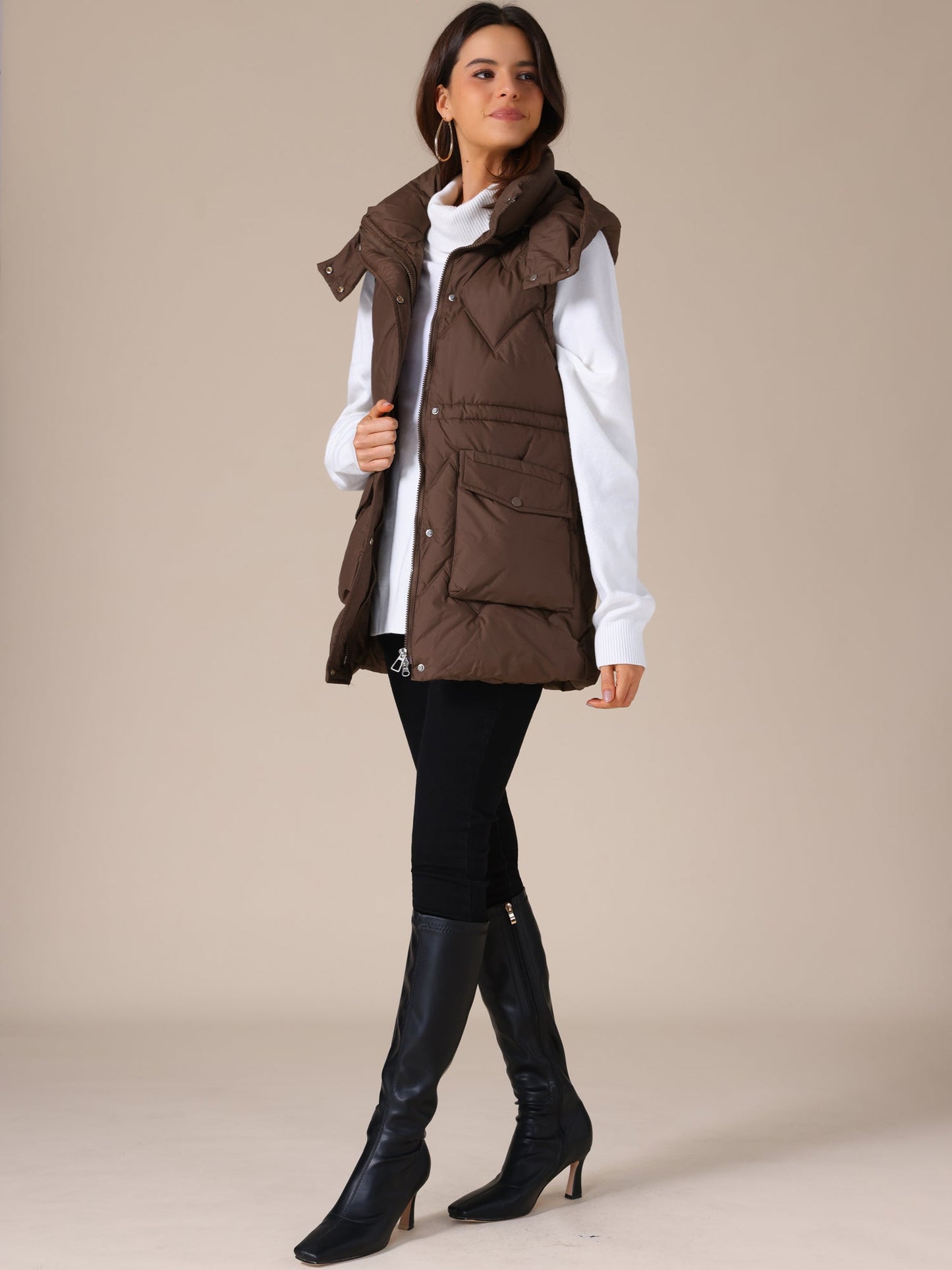 NAYLA – Lange gewatteerde dames bodywarmer met capuchon - Glamorix