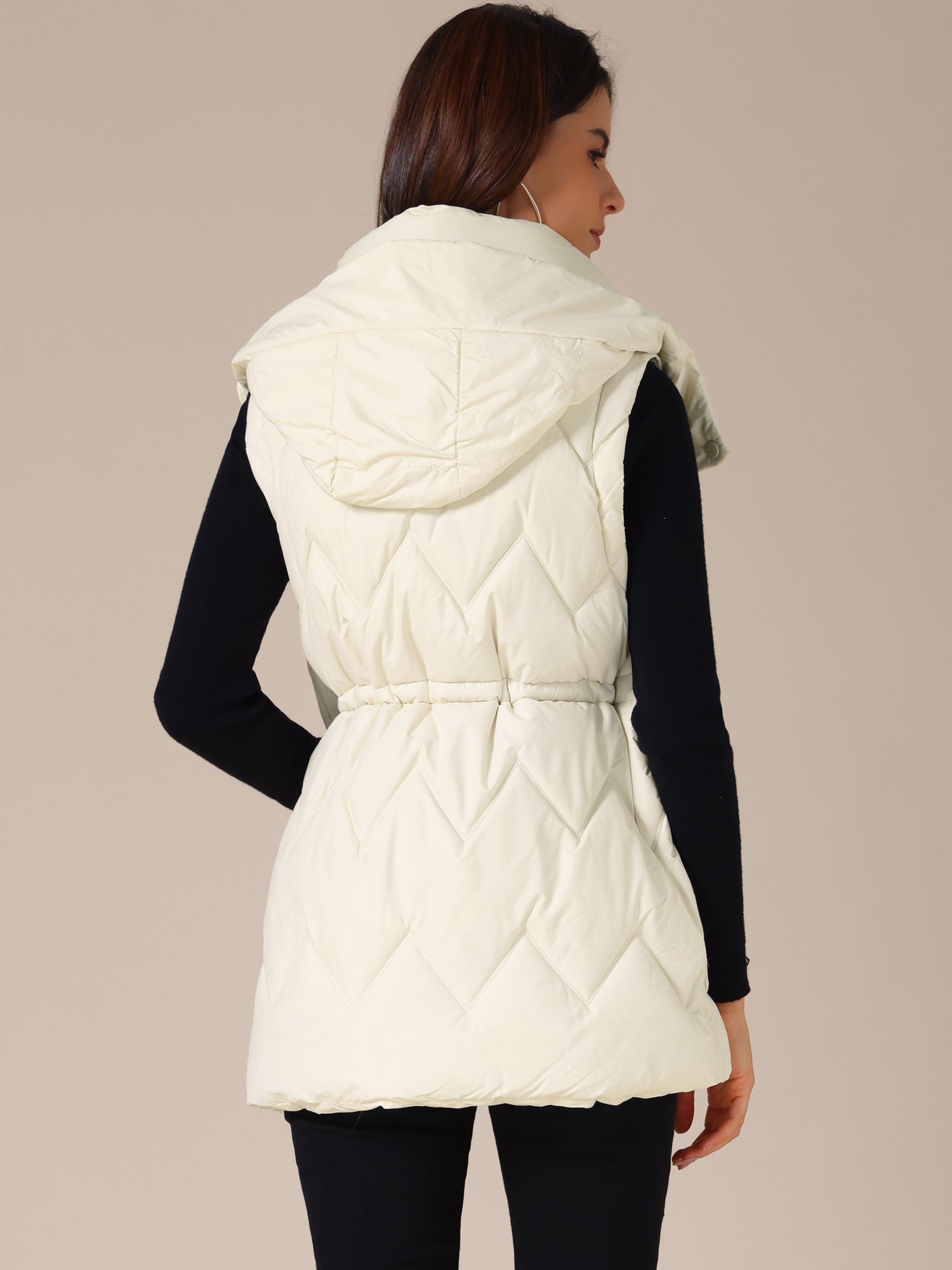 NAYLA – Lange gewatteerde dames bodywarmer met capuchon - Glamorix